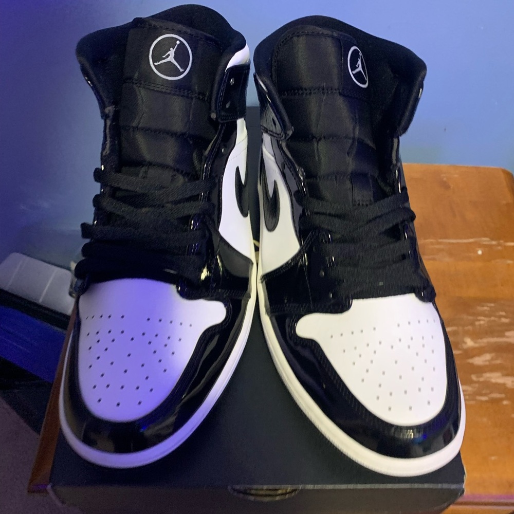COPY - Jordan 1 Mid Carbon Fiber - great colorway! Like new condition.